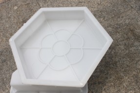 六棱塊護(hù)坡塑料模具什么材質(zhì)的好？