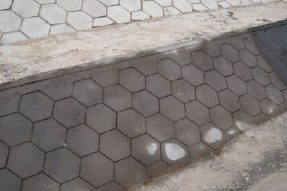 實(shí)心護(hù)坡塑料模具和空心護(hù)坡塑料模具分別用在哪里？