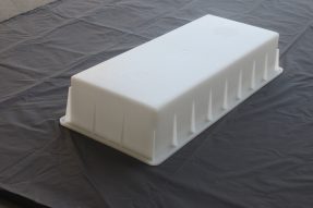 為什么預(yù)制路緣石模具要采用加強(qiáng)筋設(shè)計(jì)？